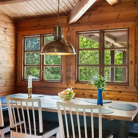 Charming Log By A Beautiful Дом отдыха