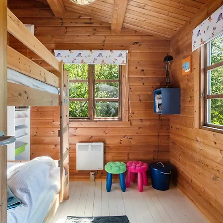 Дом отдыха Charming Log By A Beautiful