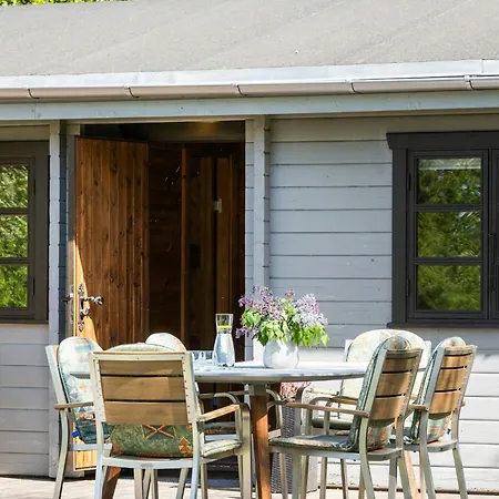 Дом отдыха Charming Log By A Beautiful Novling