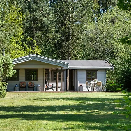 Charming Log By A Beautiful Дом отдыха