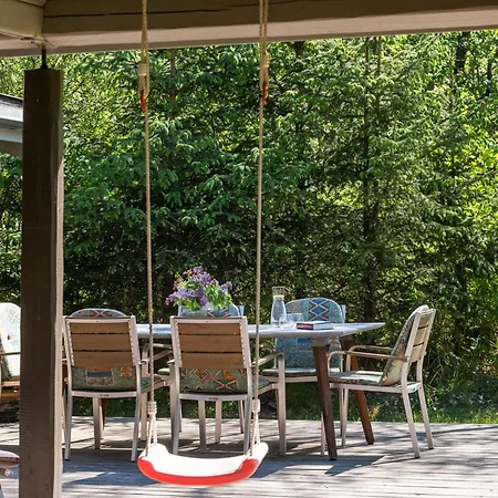 Дом отдыха Charming Log By A Beautiful